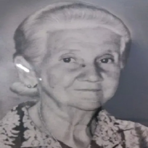 Retrato em preto e branco de Izolina Zancopé Munari